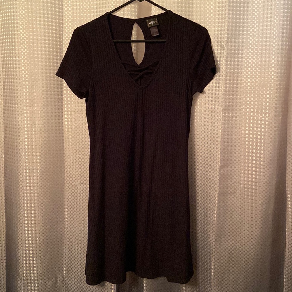 Women’s Daytrip size small short sleeve dress. Only worn a couple of times.